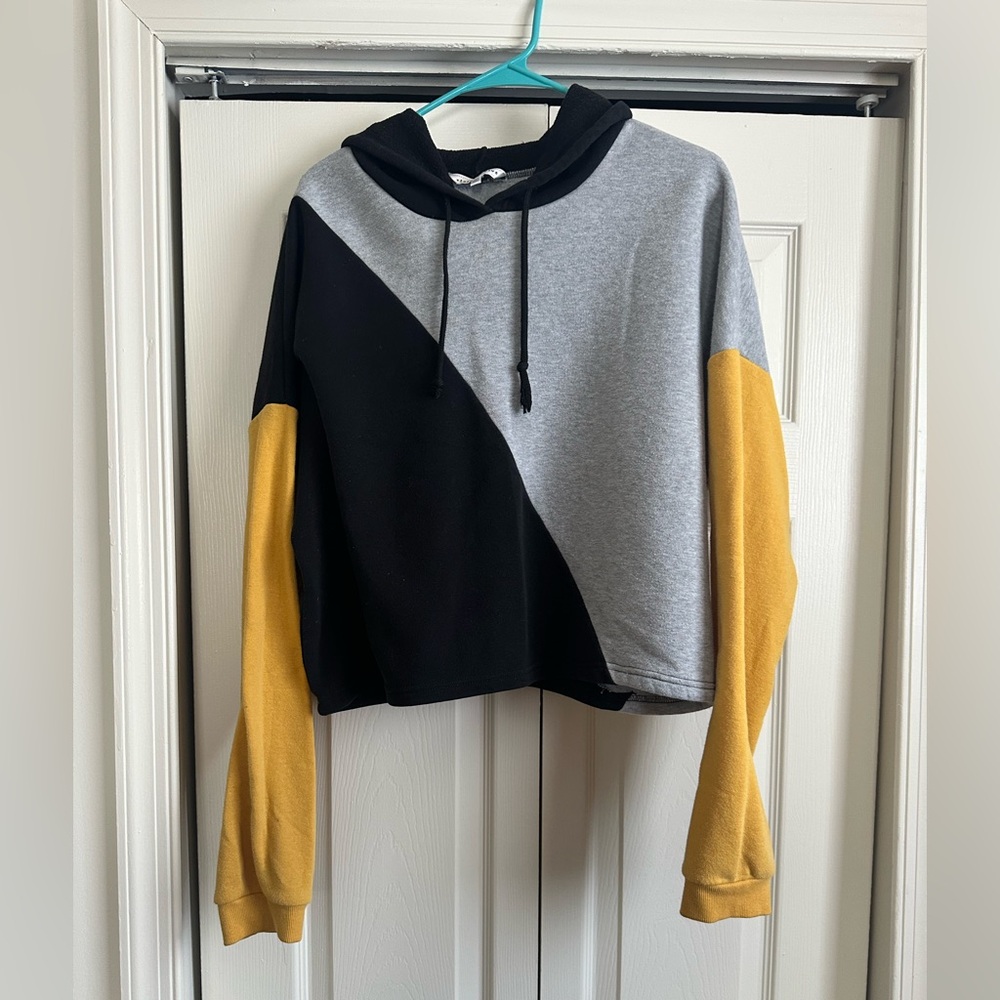 Crop top colorblock sweatshirt